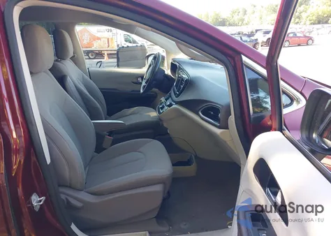 2018 Chrysler Pacifica Touring z USA, uszkodzony, nr VIN 2C4RC1DG0JR148667